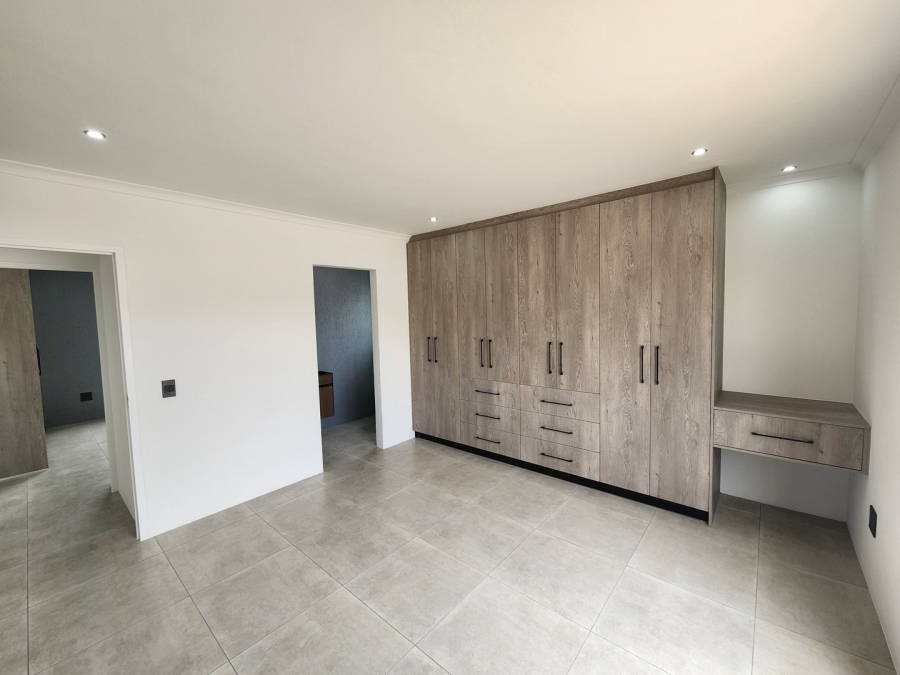 3 Bedroom Property for Sale in Country Club Western Cape